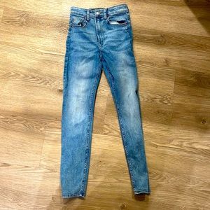 Women’s H&M size 4 skinny jeans